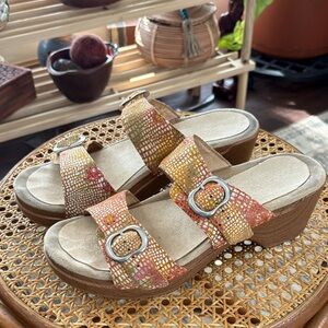 Dansko Sophie slides. Size 40